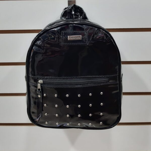 MOCHILA MEDIANA TACHAS