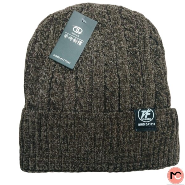 GORRO CON PIEL
