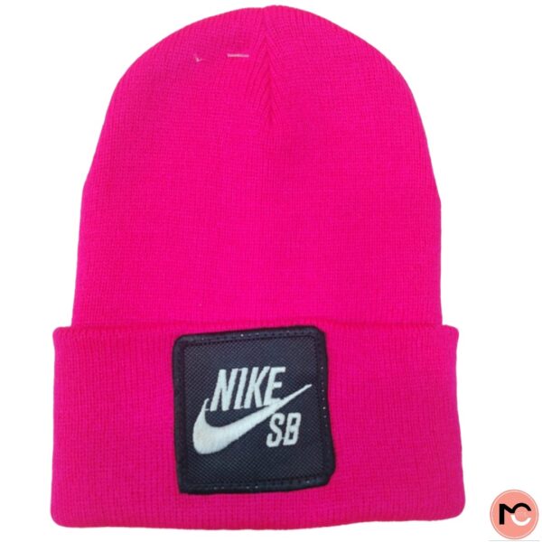 GORRO ROCKY