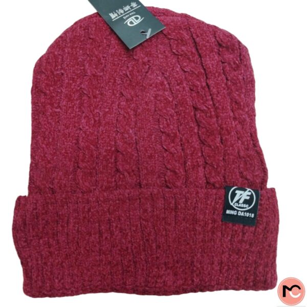 GORRO CON PIEL