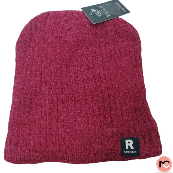 GORRO CON PIEL
